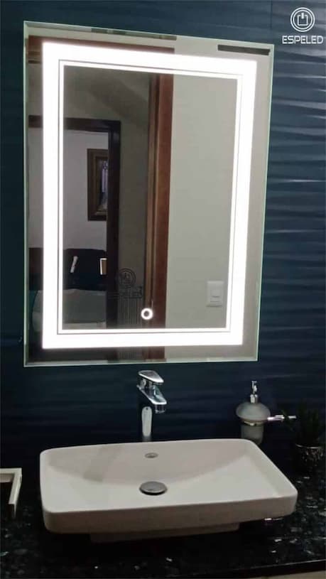 La Tendencia del Espejo con Luz